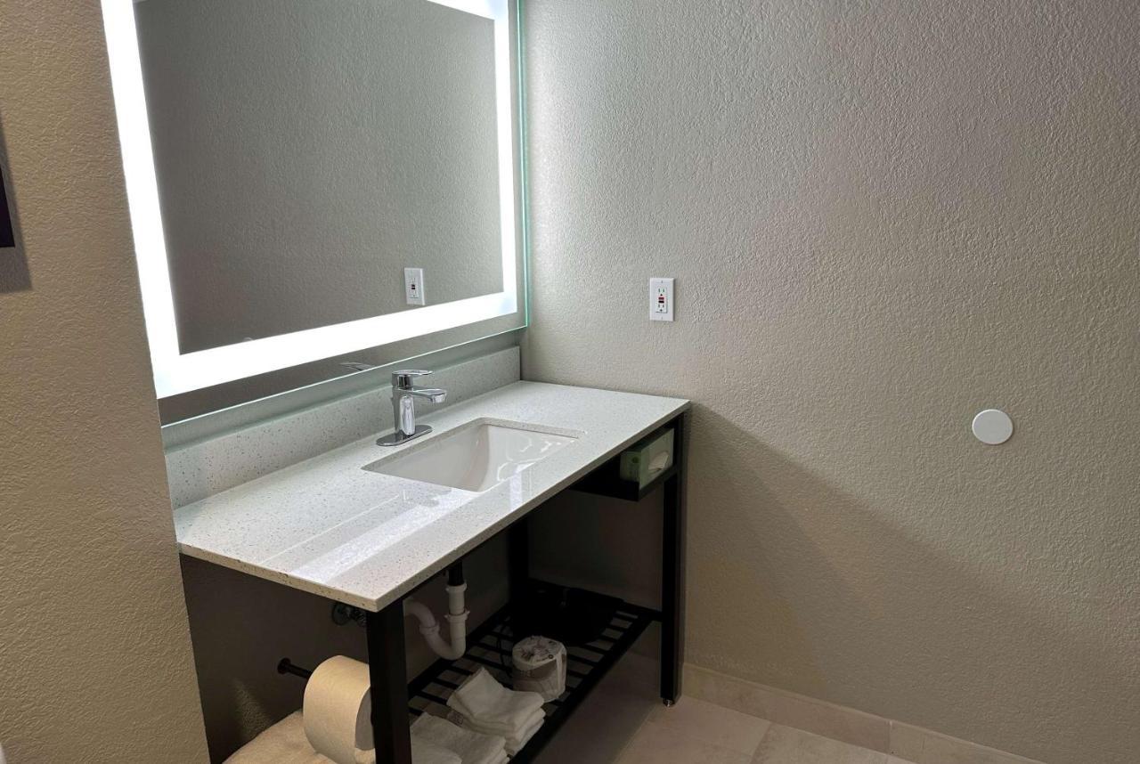 La Quinta Inn By Wyndham Huntsville Research Park Zewnętrze zdjęcie